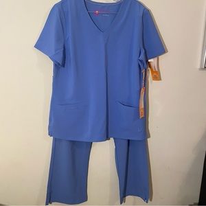 Women's Urbane Scrubs Light Blue Size Large Top and Bottom